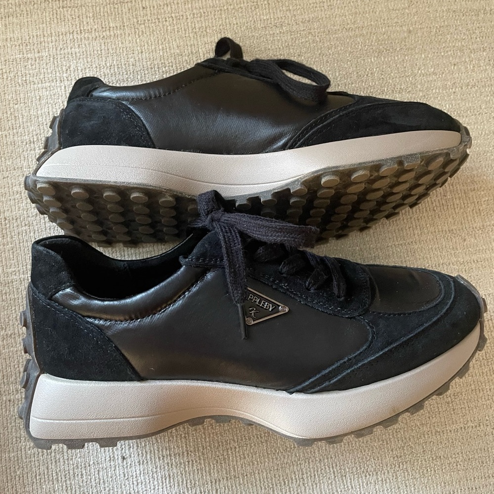 Kate Appleby Sneakers like new!